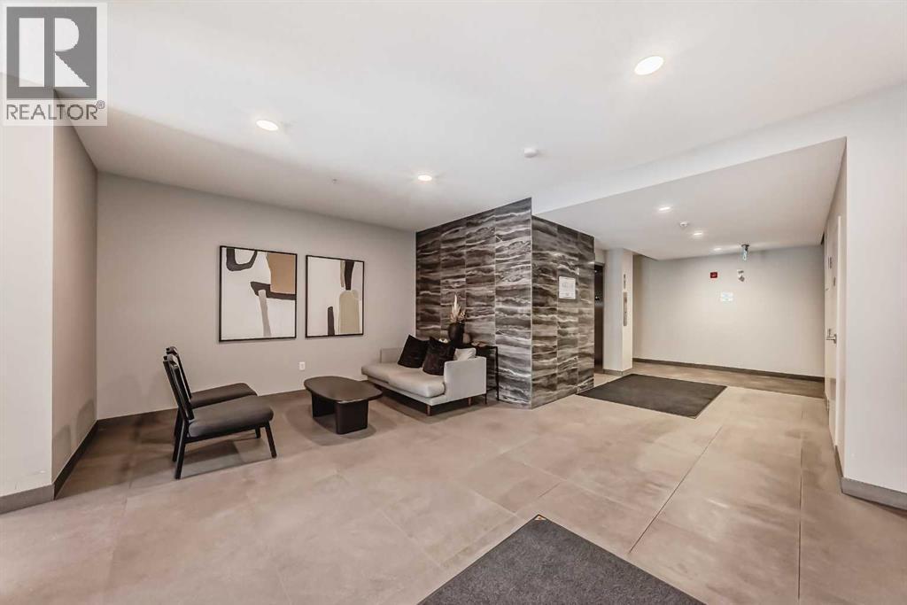 316, 200 Shawnee Square Sw, Calgary, AB - Indoor Photo Showing Other Room