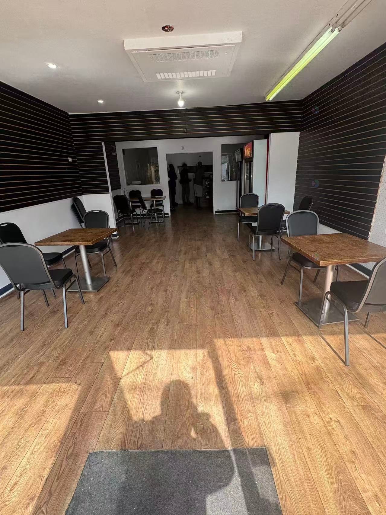 Commerce - 791 - 795 Rue Ste-Hélène, Longueuil (Le Vieux-Longueuil), QC - Indoor Photo Showing Other Room
