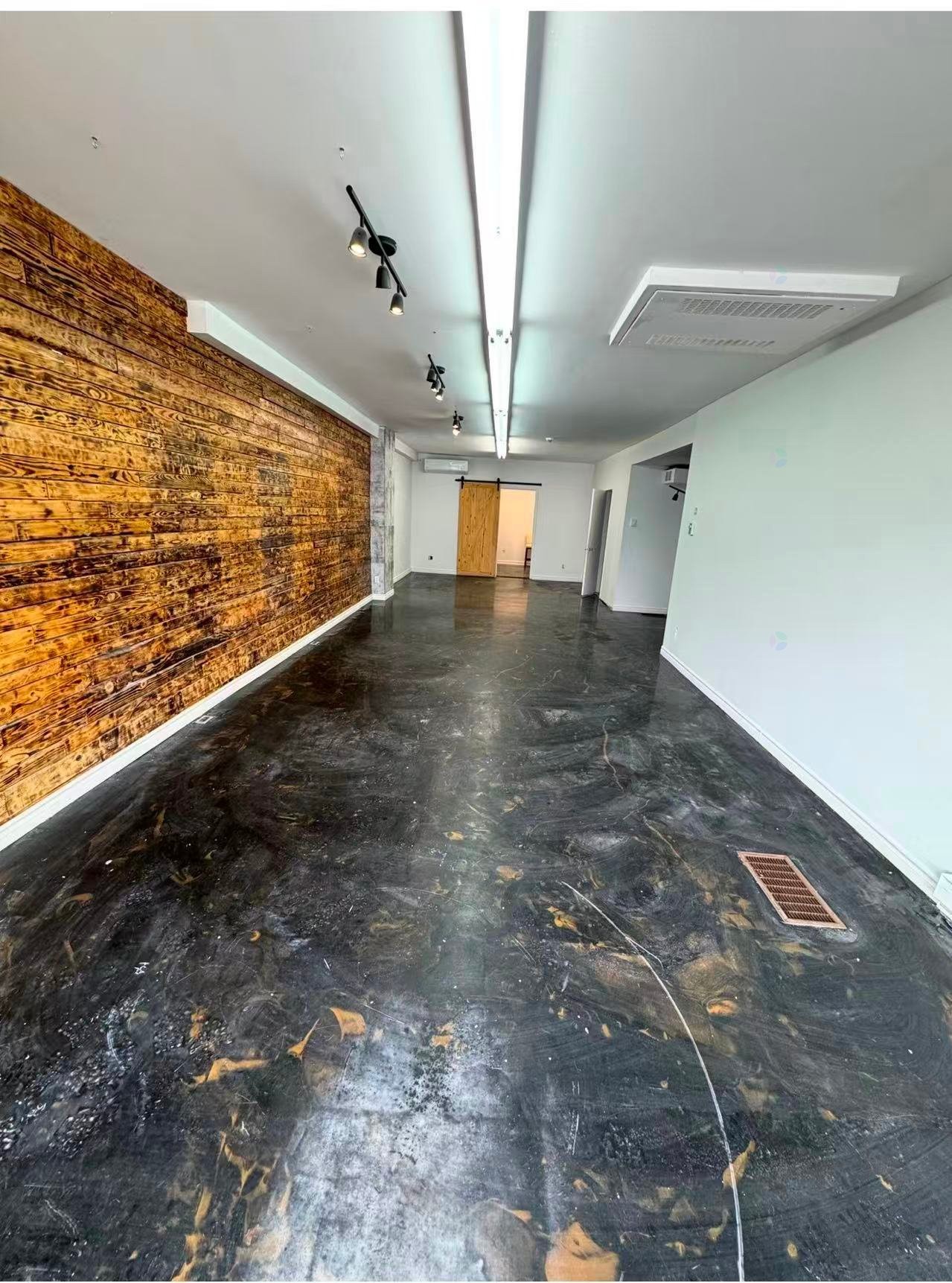 Commerce - 791 - 795 Rue Ste-Hélène, Longueuil (Le Vieux-Longueuil), QC - Indoor Photo Showing Other Room