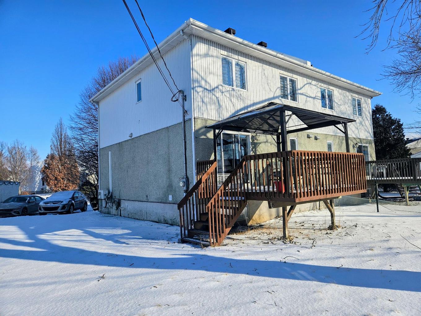 Face arrière - 688 Rue Du Béarn, Saint-Jean-Sur-Richelieu, QC - Outdoor