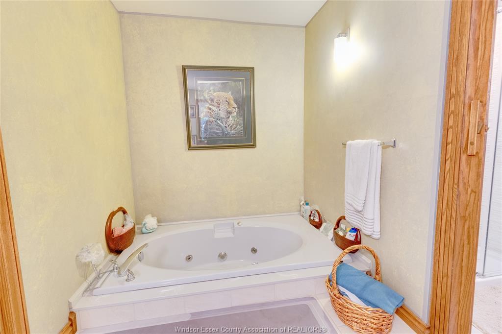 492 Gregory Line, Wheatley, ON