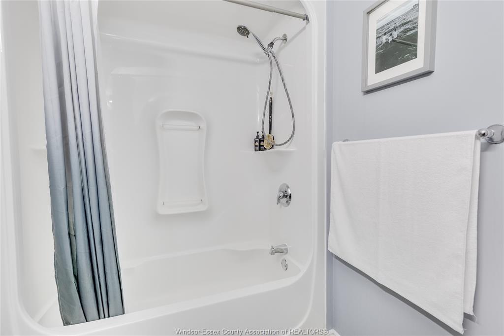 2446 Gatwick Avenue, Windsor, ON