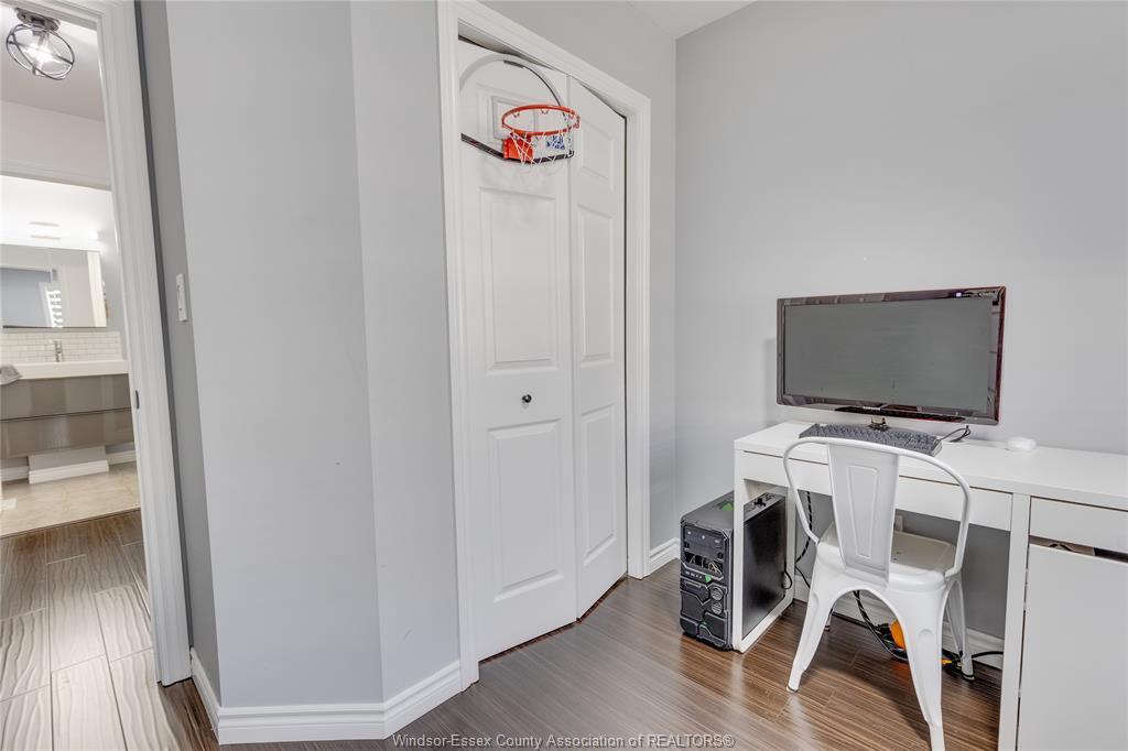 2446 Gatwick Avenue, Windsor, ON