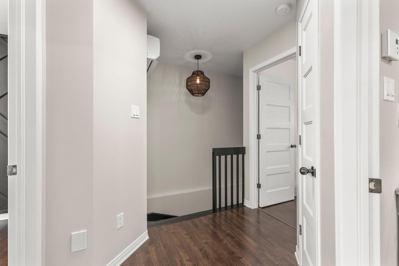 Passageway - 771 Rue Gosselin, Salaberry-De-Valleyfield, QC - Indoor Photo Showing Other Room