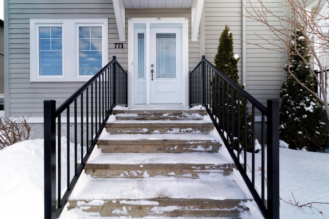 Exterior entrance - 771 Rue Gosselin, Salaberry-De-Valleyfield, QC - Outdoor