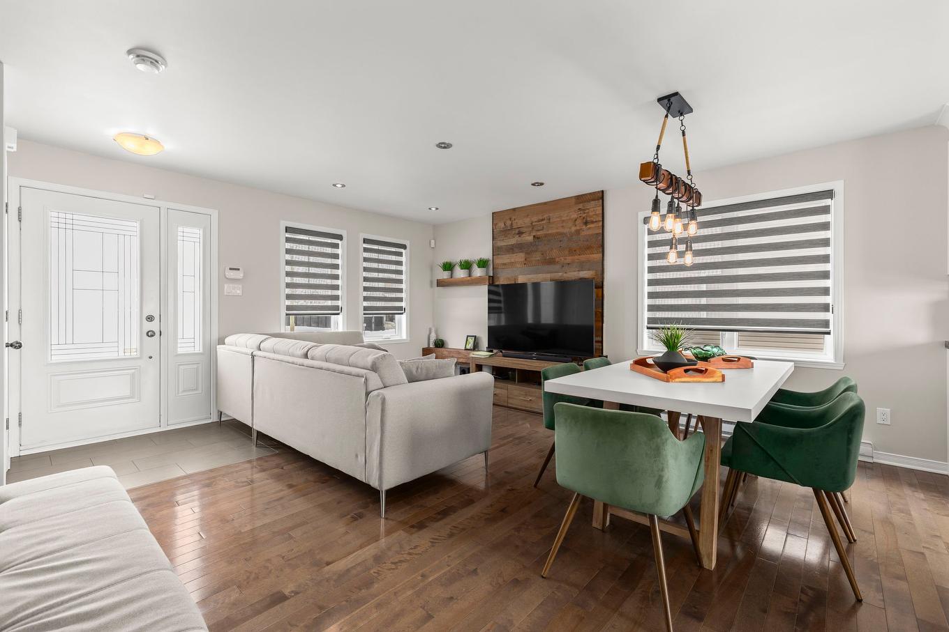 Living room - 771 Rue Gosselin, Salaberry-De-Valleyfield, QC - Indoor Photo Showing Living Room