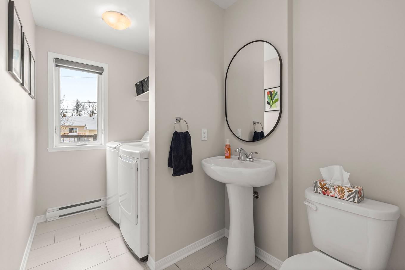 Powder room - 771 Rue Gosselin, Salaberry-De-Valleyfield, QC - Indoor Photo Showing Bathroom