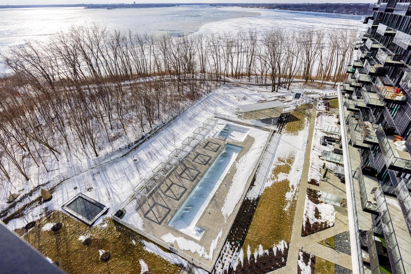 Piscine - 1006-1000 Rue André-Prévost, Montréal (Verdun/Île-Des-Soeurs), QC - Outdoor With View