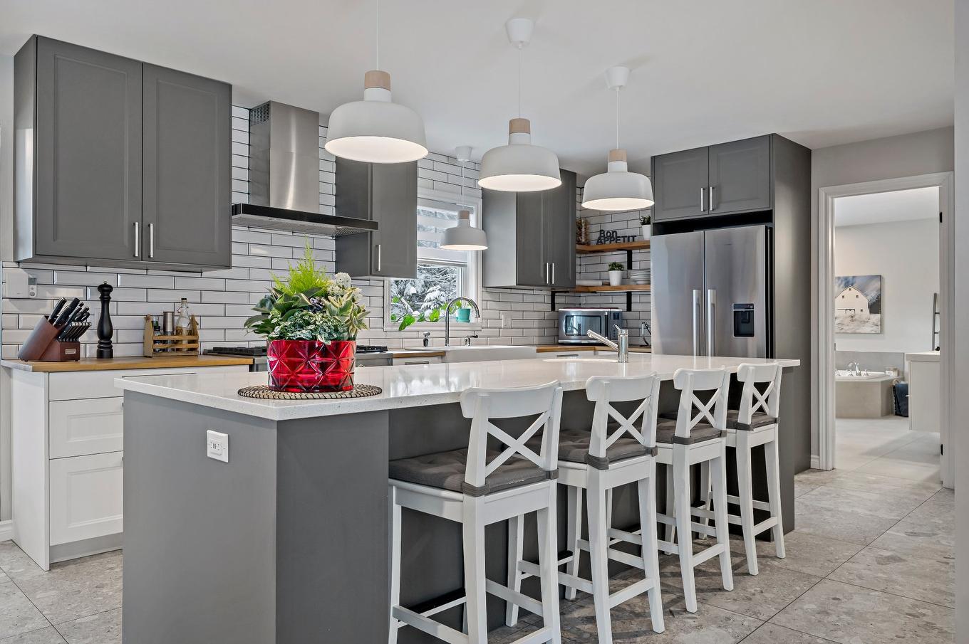 Cuisine - 79 Ch. De La Baie, Mont-Blanc, QC - Indoor Photo Showing Kitchen With Upgraded Kitchen