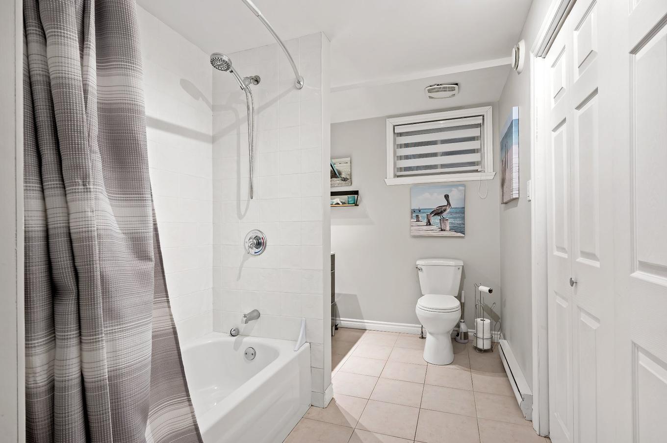 Logement - 79 Ch. De La Baie, Mont-Blanc, QC - Indoor Photo Showing Bathroom