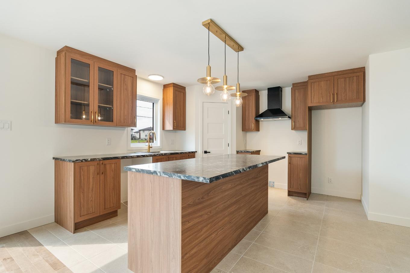 Kitchen - Rue Françoise-Giffard, Québec (La Haute-Saint-Charles), QC - Indoor Photo Showing Kitchen