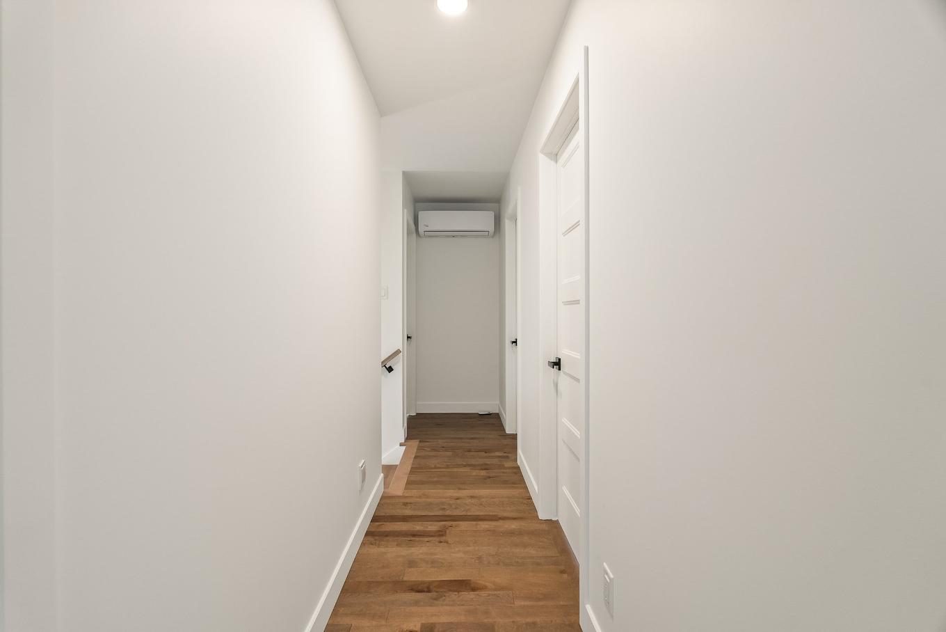 Passageway - Rue Françoise-Giffard, Québec (La Haute-Saint-Charles), QC - Indoor Photo Showing Other Room