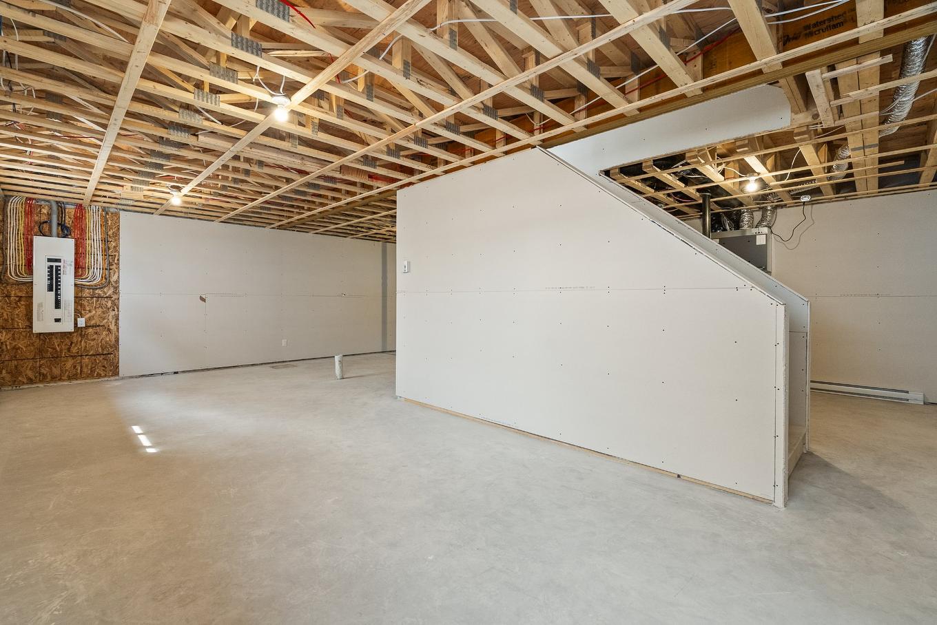 Basement - Rue Françoise-Giffard, Québec (La Haute-Saint-Charles), QC - Indoor Photo Showing Garage