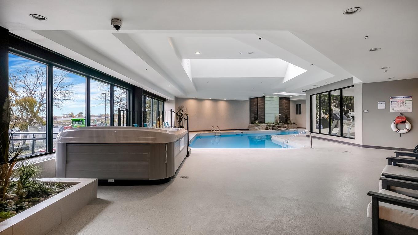 Piscine - 1507-70 Rue De La Barre, Longueuil (Le Vieux-Longueuil), QC - Indoor Photo Showing Other Room