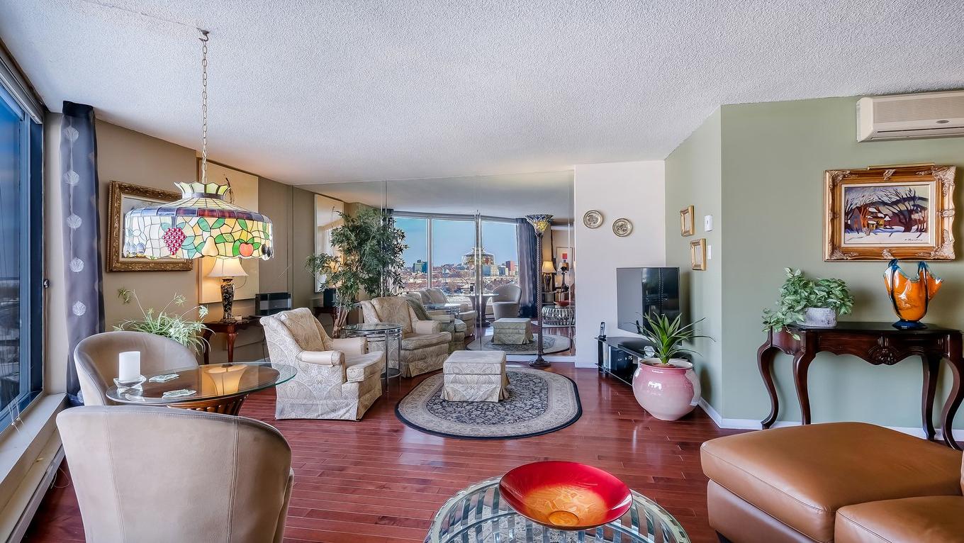 Salon - 1507-70 Rue De La Barre, Longueuil (Le Vieux-Longueuil), QC - Indoor Photo Showing Living Room