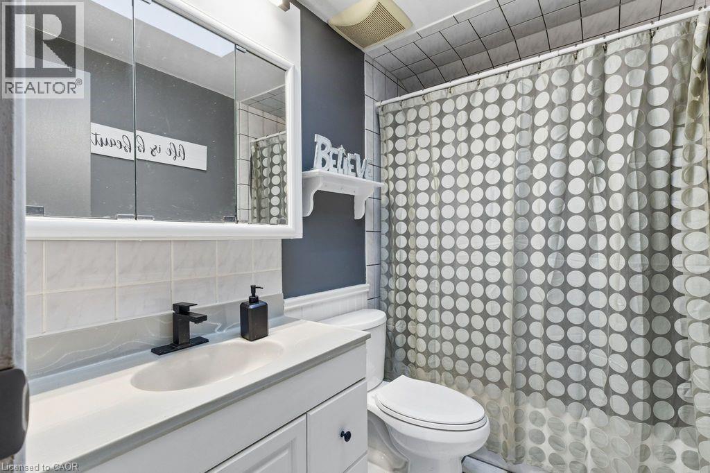 5119 Cherryhill Crescent, Burlington, ON - Indoor Photo Showing Bathroom
