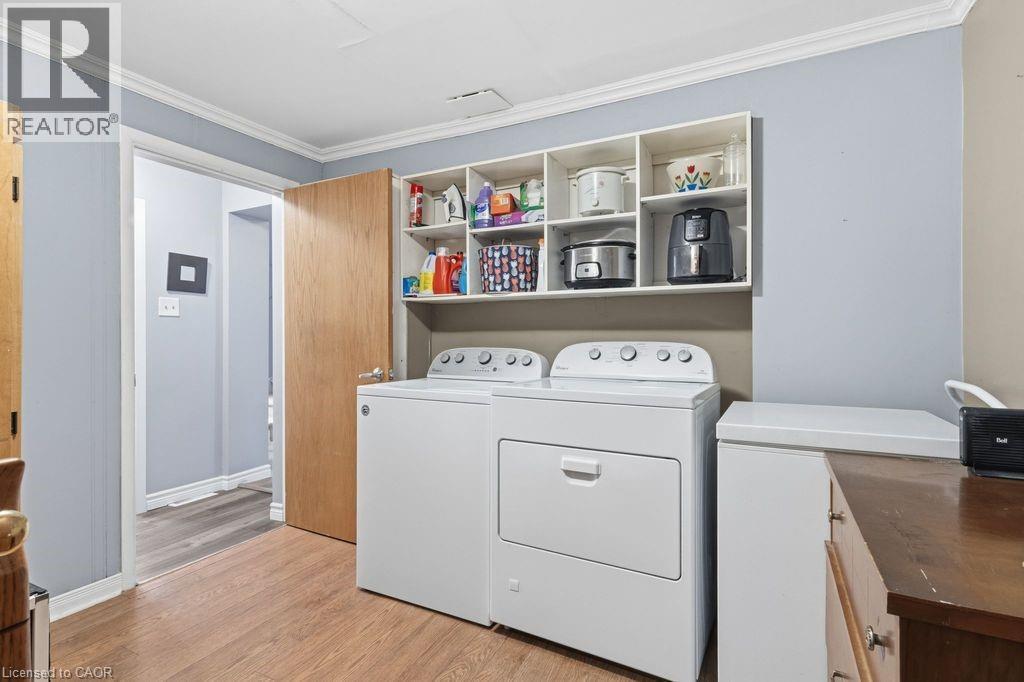 5119 Cherryhill Crescent, Burlington, ON - Indoor Photo Showing Laundry Room