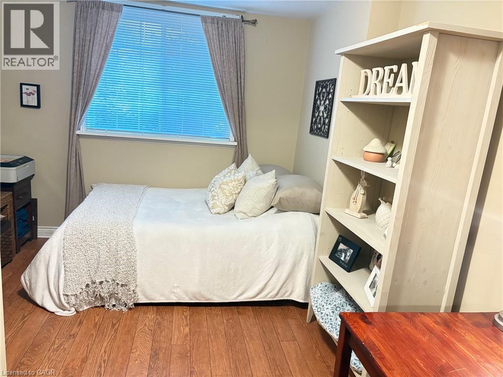 Bedroom with wood finished floors - 5119 Cherryhill Crescent, Burlington, ON - Indoor Photo Showing Bedroom