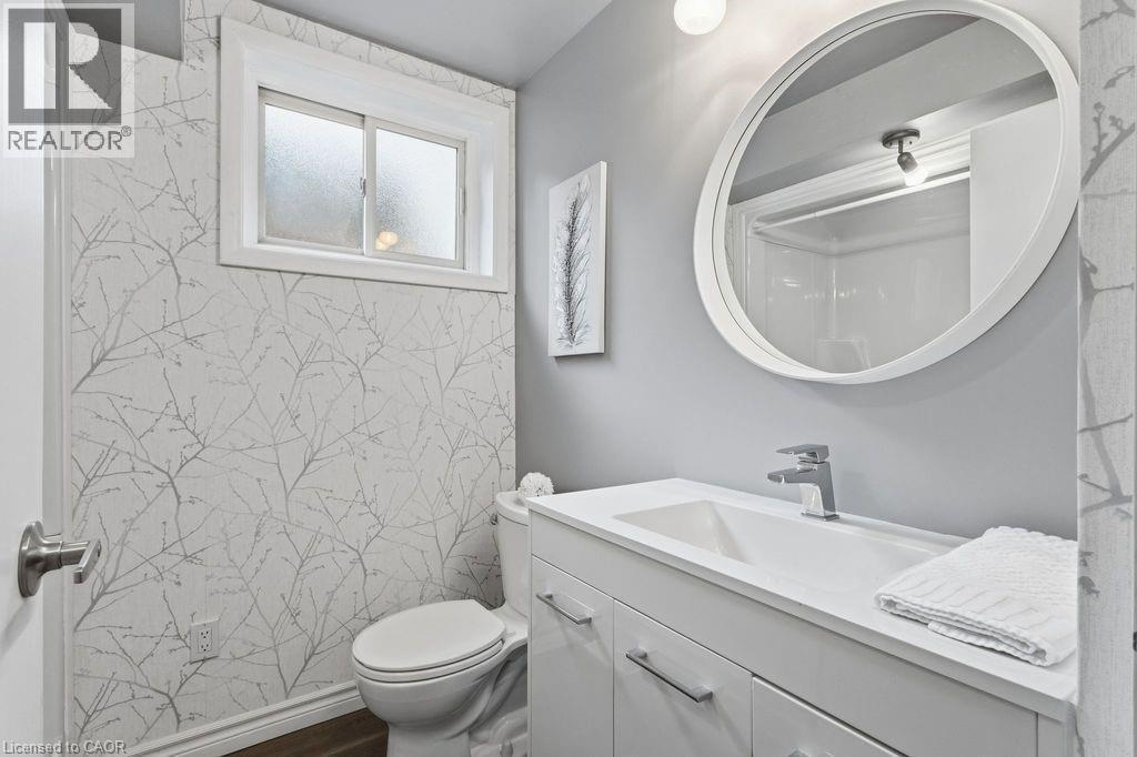 5119 Cherryhill Crescent, Burlington, ON - Indoor Photo Showing Bathroom