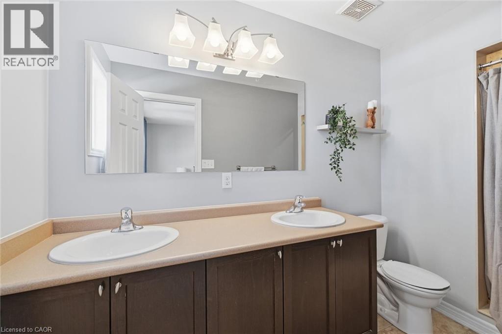 45 Browview Drive, Waterdown, ON - Indoor Photo Showing Bathroom