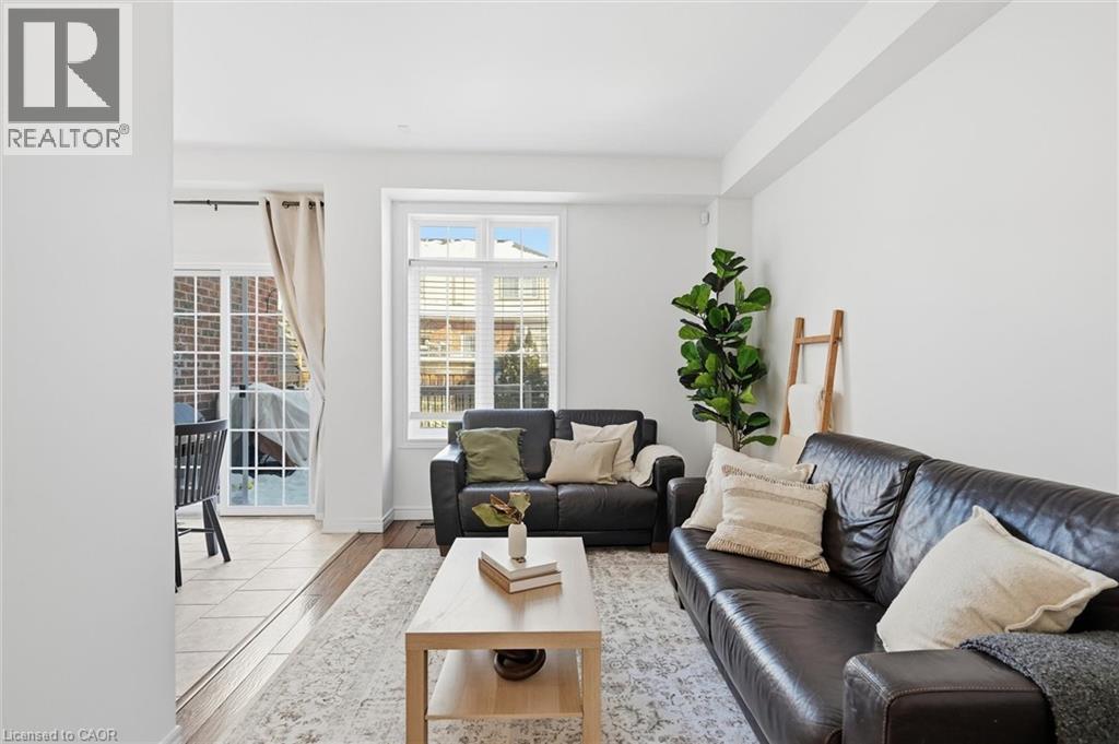 45 Browview Drive, Waterdown, ON - Indoor Photo Showing Living Room