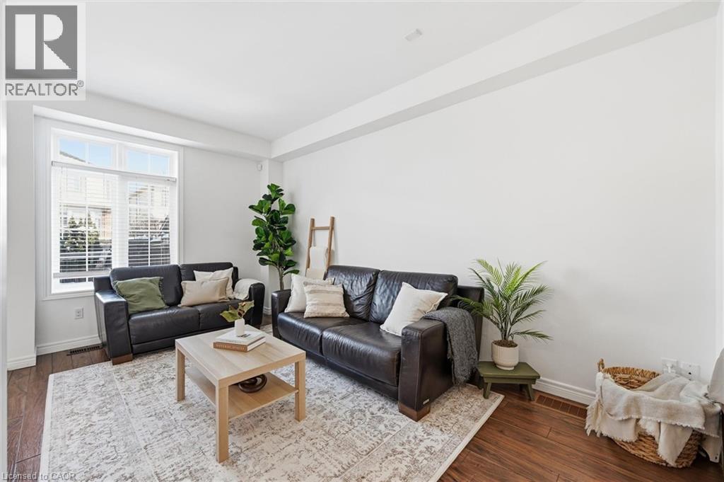 45 Browview Drive, Waterdown, ON - Indoor Photo Showing Living Room