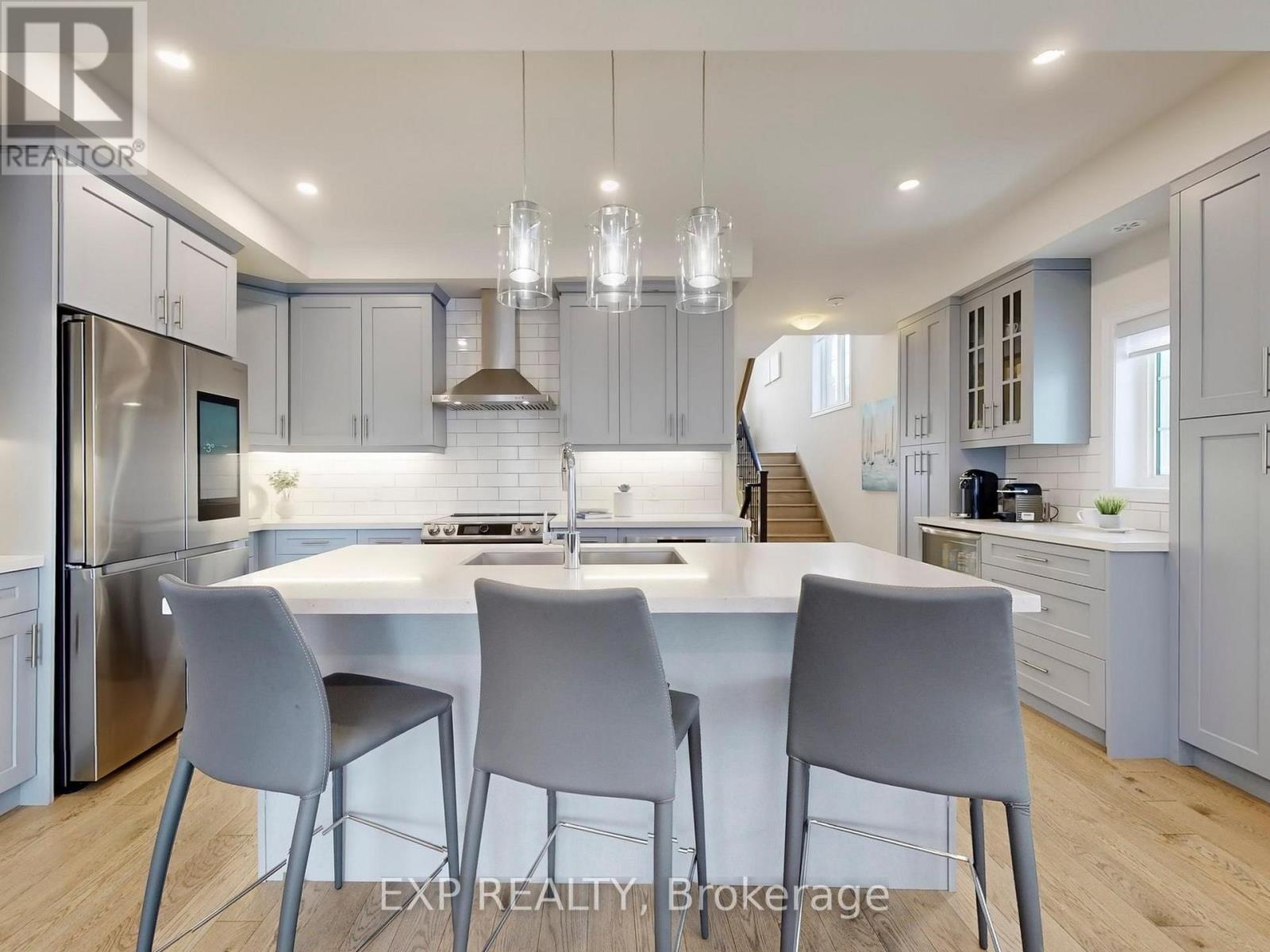 58 Elkington Crescent, Whitby, ON - Indoor Photo Showing Kitchen With Stainless Steel Kitchen With Upgraded Kitchen