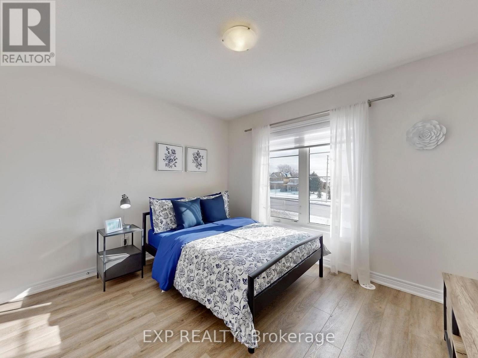 58 Elkington Crescent, Whitby, ON - Indoor Photo Showing Bedroom