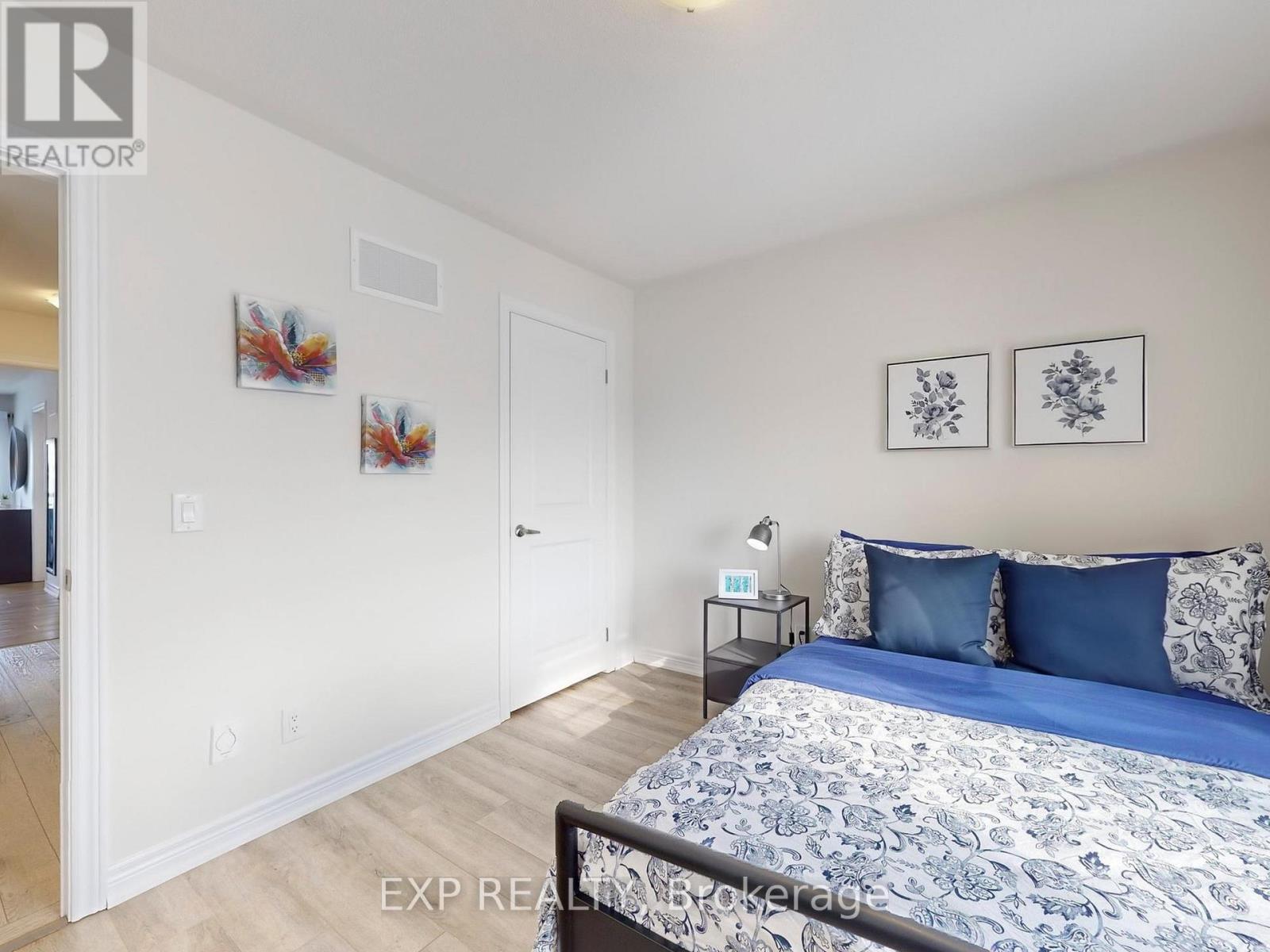 58 Elkington Crescent, Whitby, ON - Indoor Photo Showing Bedroom