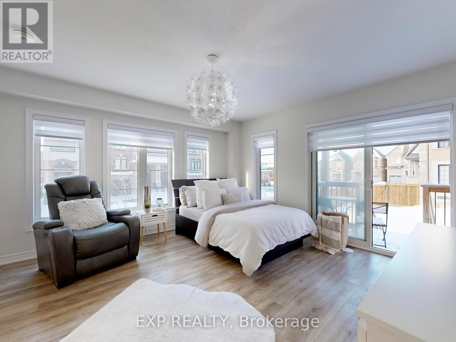 58 Elkington Crescent, Whitby, ON - Indoor Photo Showing Bedroom