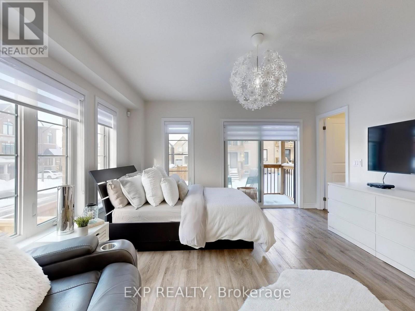 58 Elkington Crescent, Whitby, ON - Indoor