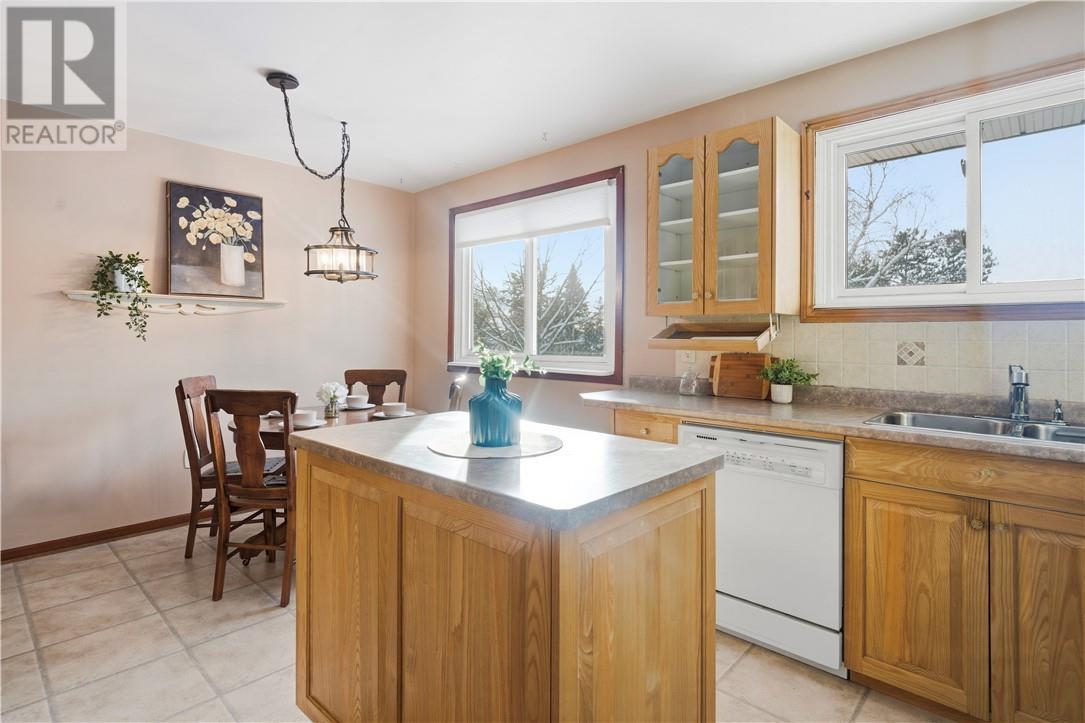 2737 Rockwood Drive, Sudbury, ON - Indoor