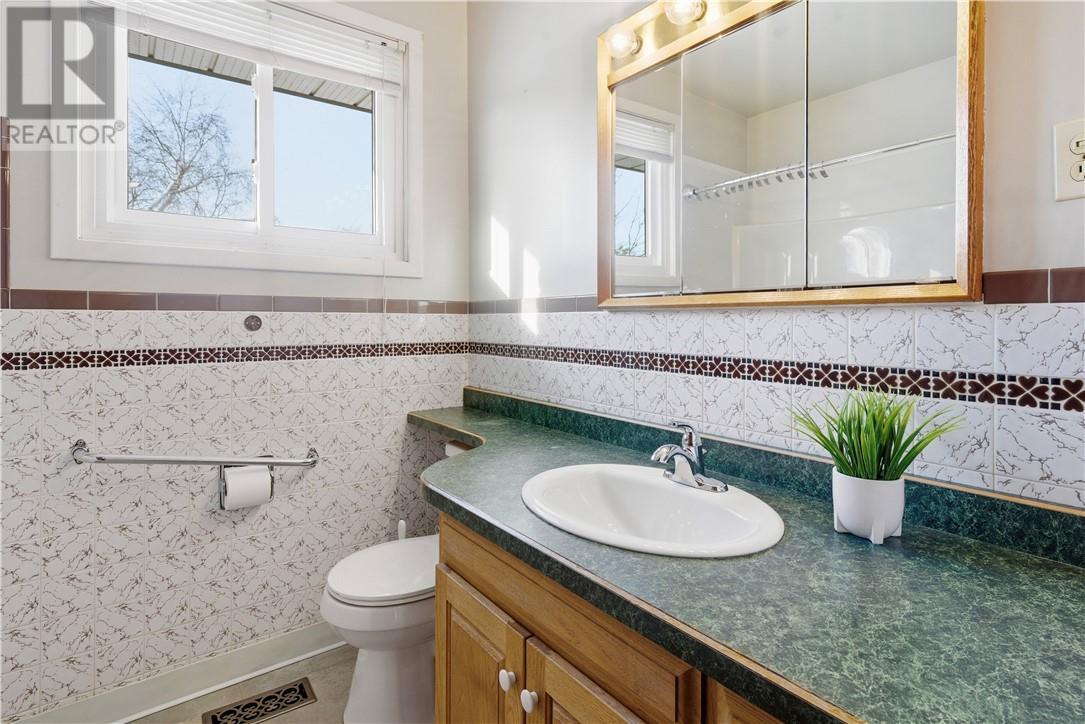 2737 Rockwood Drive, Sudbury, ON - Indoor Photo Showing Bathroom