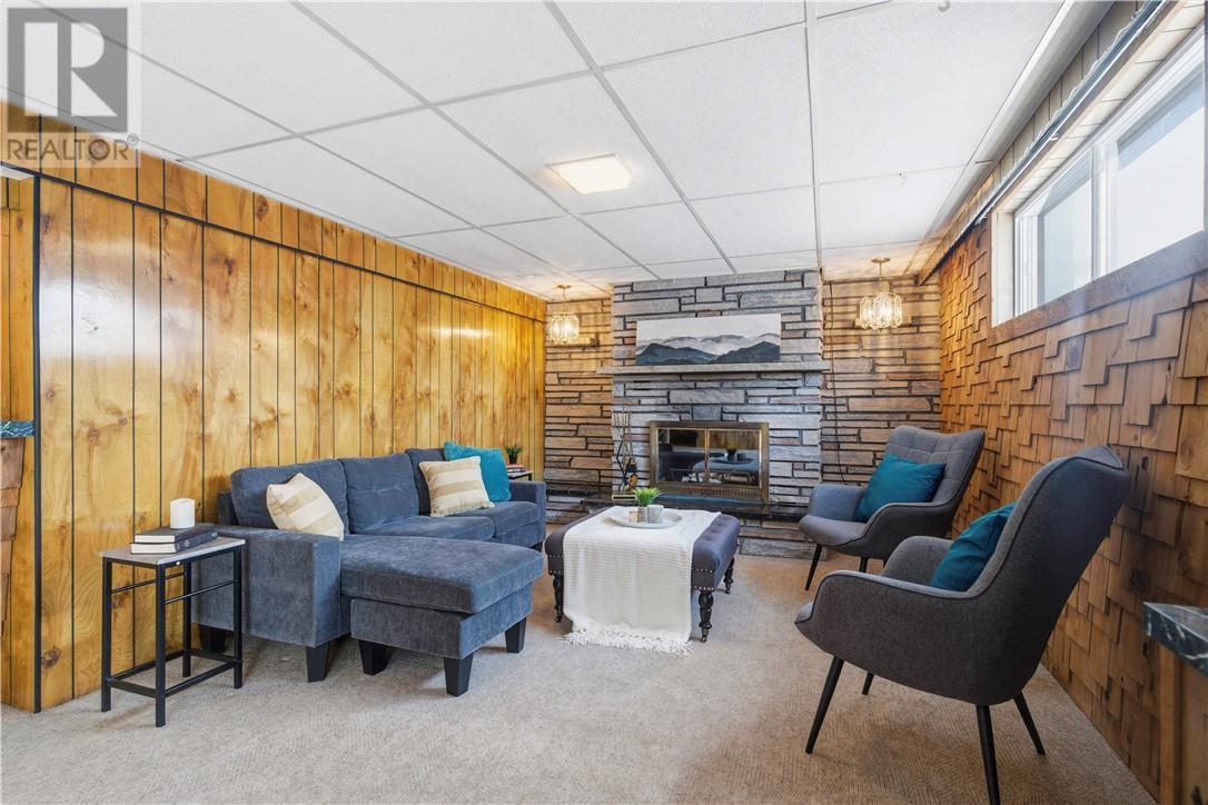 2737 Rockwood Drive, Sudbury, ON - Indoor With Fireplace