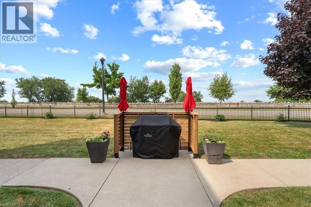 5 East 36Th Street Unit# 412B, Hamilton, ON - Outdoor