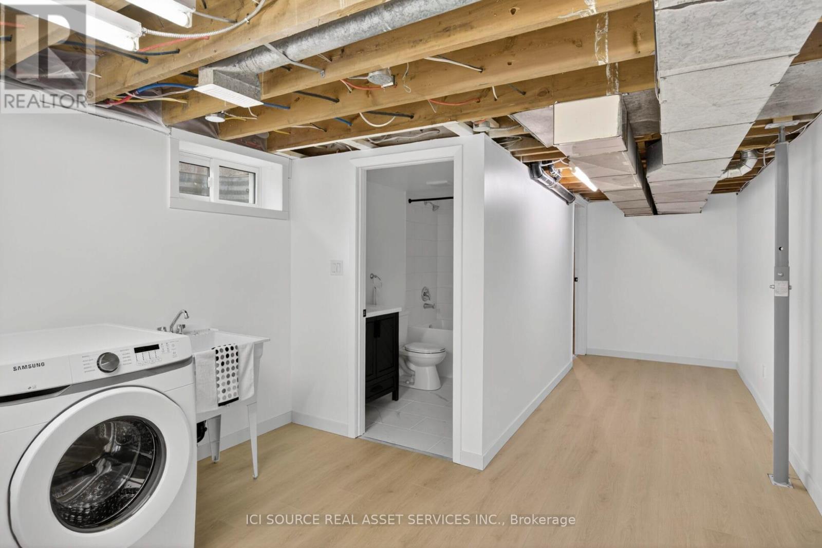 1092 Glendale Drive, Peterborough, ON - Indoor Photo Showing Laundry Room