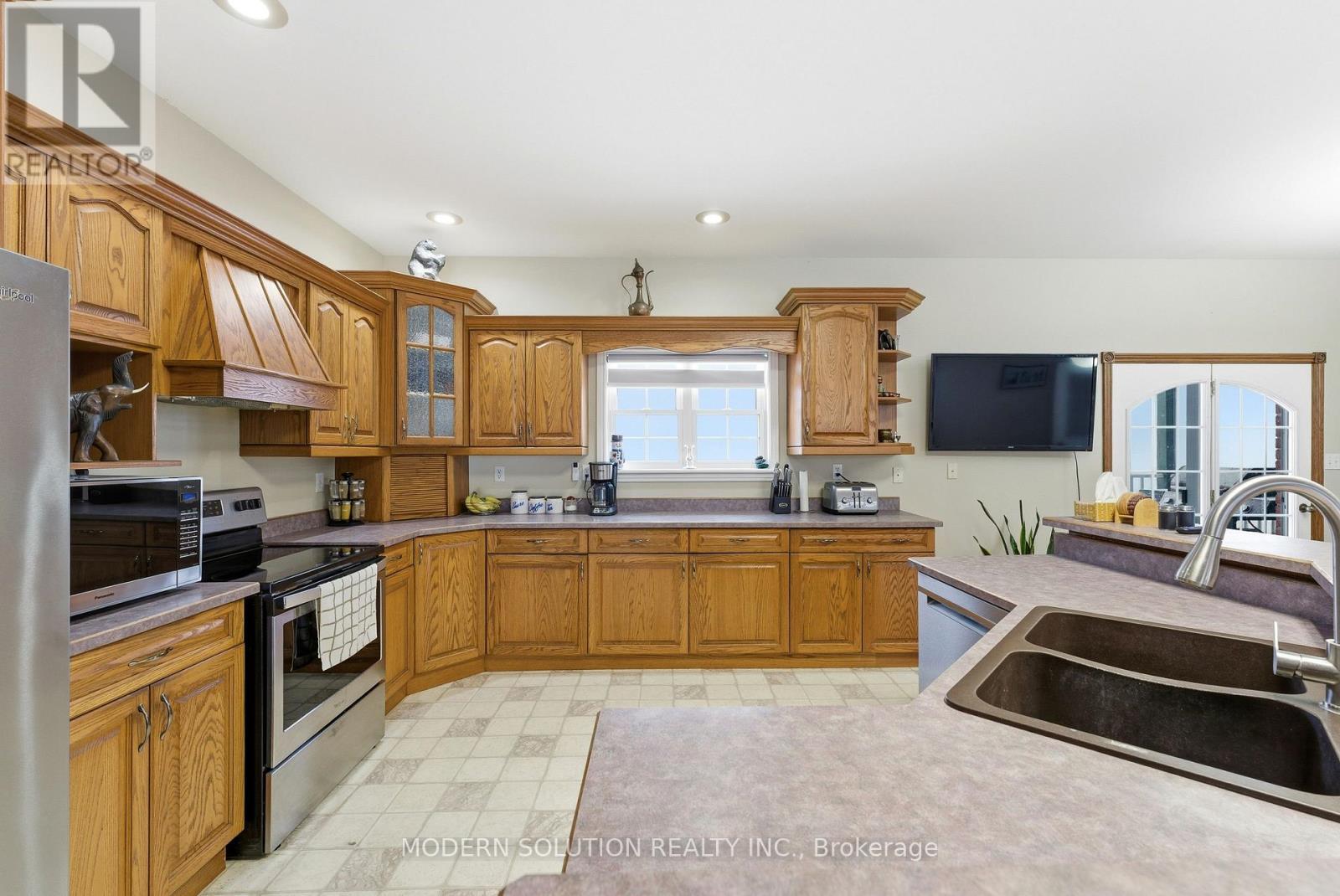 510 Quin-Mo-Lac Road, Centre Hastings, ON - Indoor Photo Showing Kitchen With Double Sink
