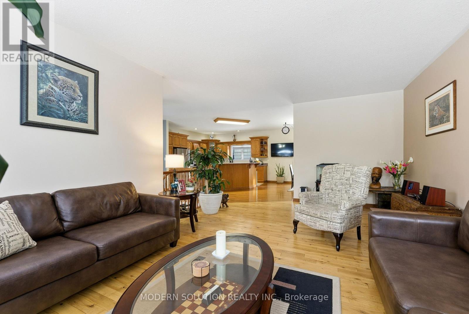 510 Quin-Mo-Lac Road, Centre Hastings, ON - Indoor Photo Showing Living Room