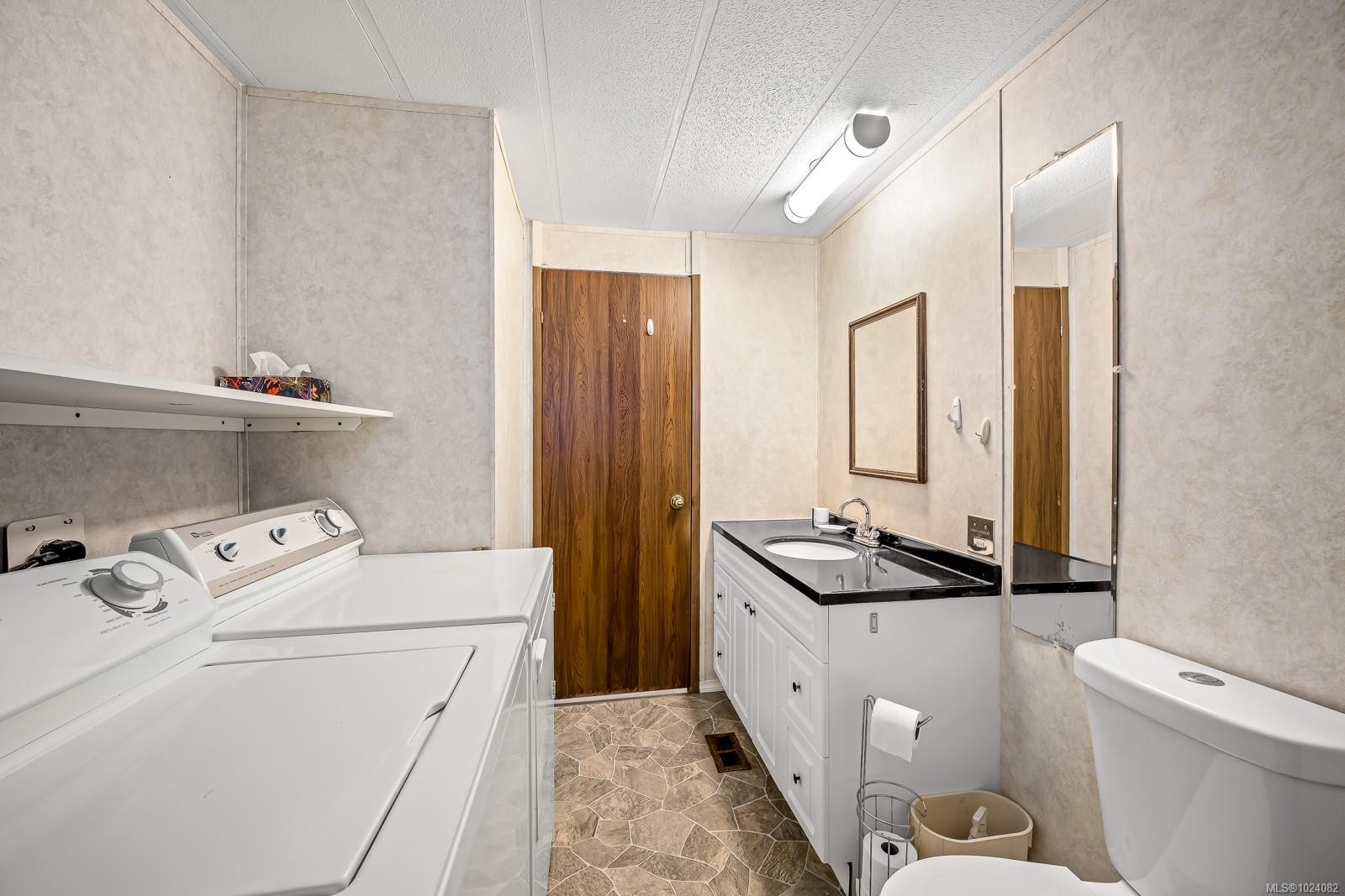 33-390 Cowichan Ave, Courtenay, BC