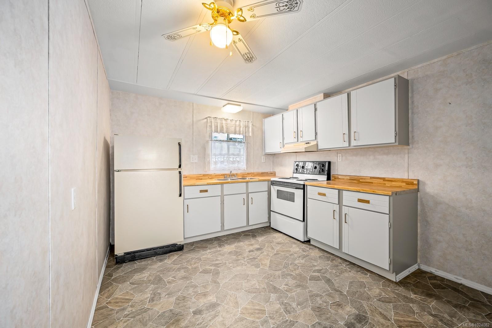 33-390 Cowichan Ave, Courtenay, BC