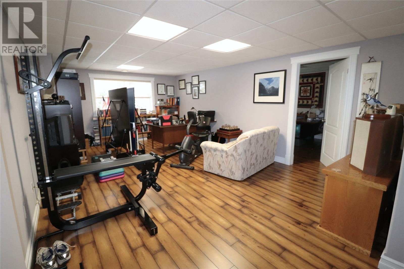 21 Lakeshore Drive, Pasadena, NL - Indoor