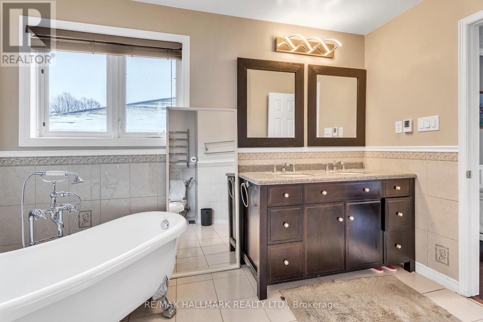 235 Kemano Road, Aurora, ON - Indoor Photo Showing Bathroom
