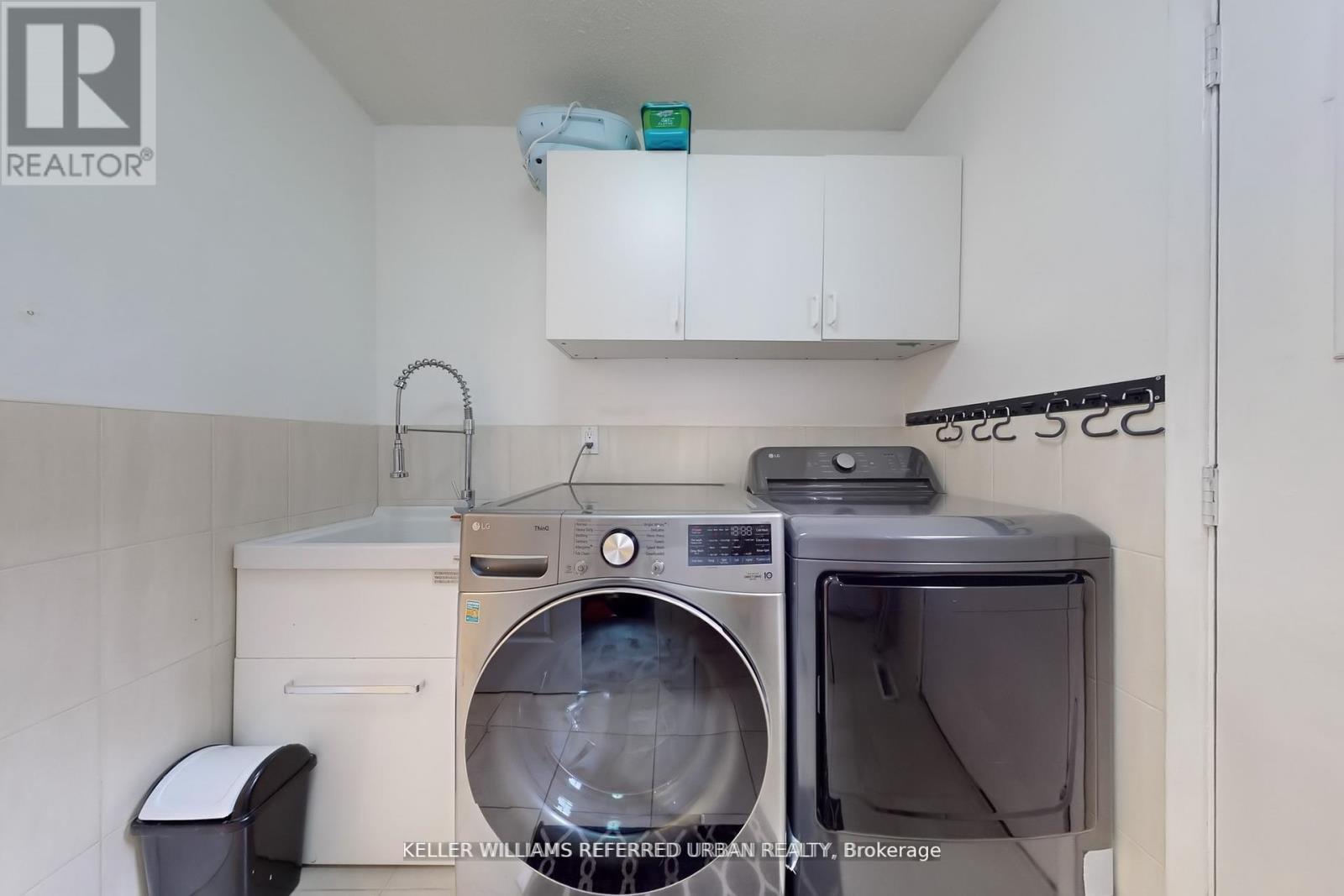 158 Walton Drive, Aurora, ON - Indoor Photo Showing Laundry Room