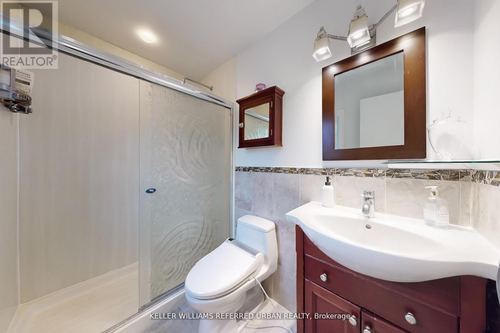 158 Walton Drive, Aurora, ON - Indoor Photo Showing Bathroom