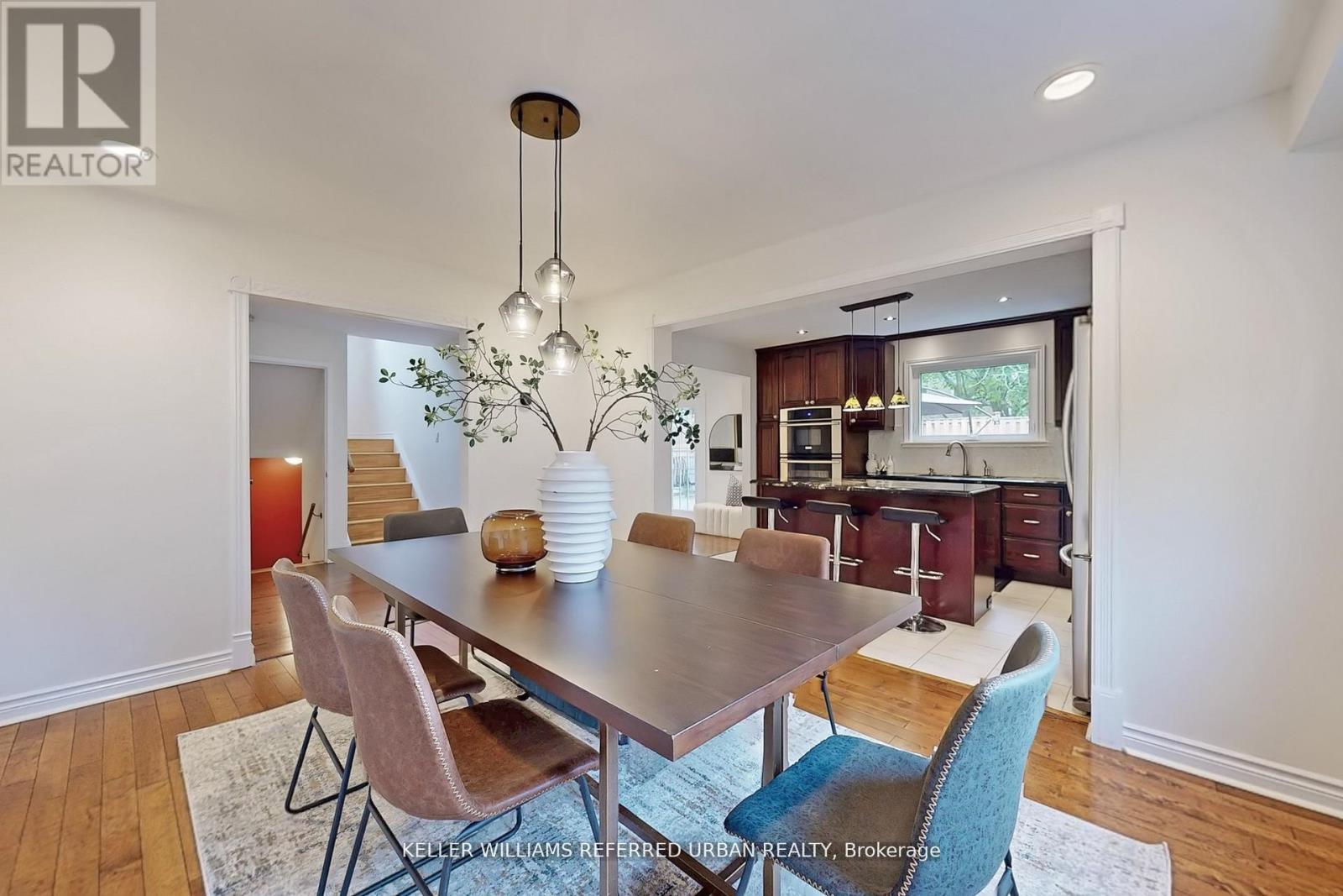 158 Walton Drive, Aurora, ON - Indoor Photo Showing Dining Room
