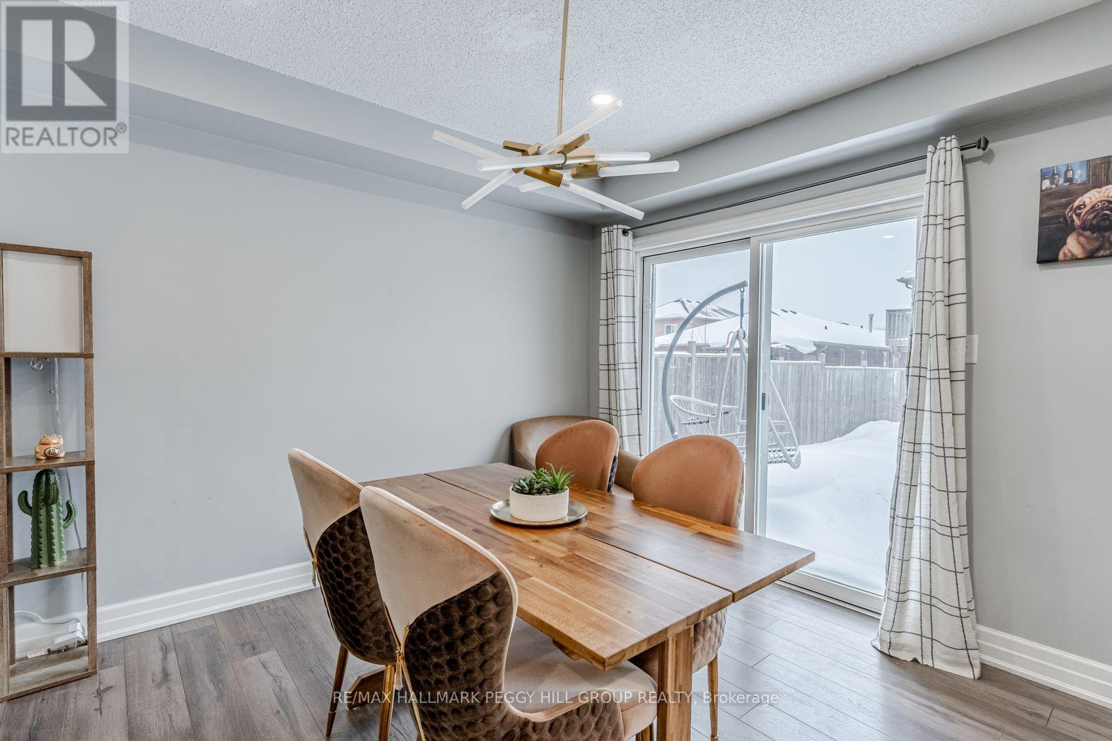 34 Coronation Parkway, Barrie, ON - Indoor Photo Showing Dining Room