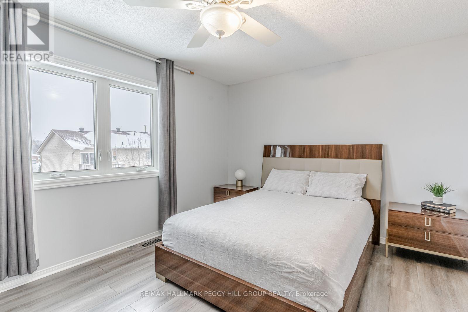 34 Coronation Parkway, Barrie, ON - Indoor Photo Showing Bedroom