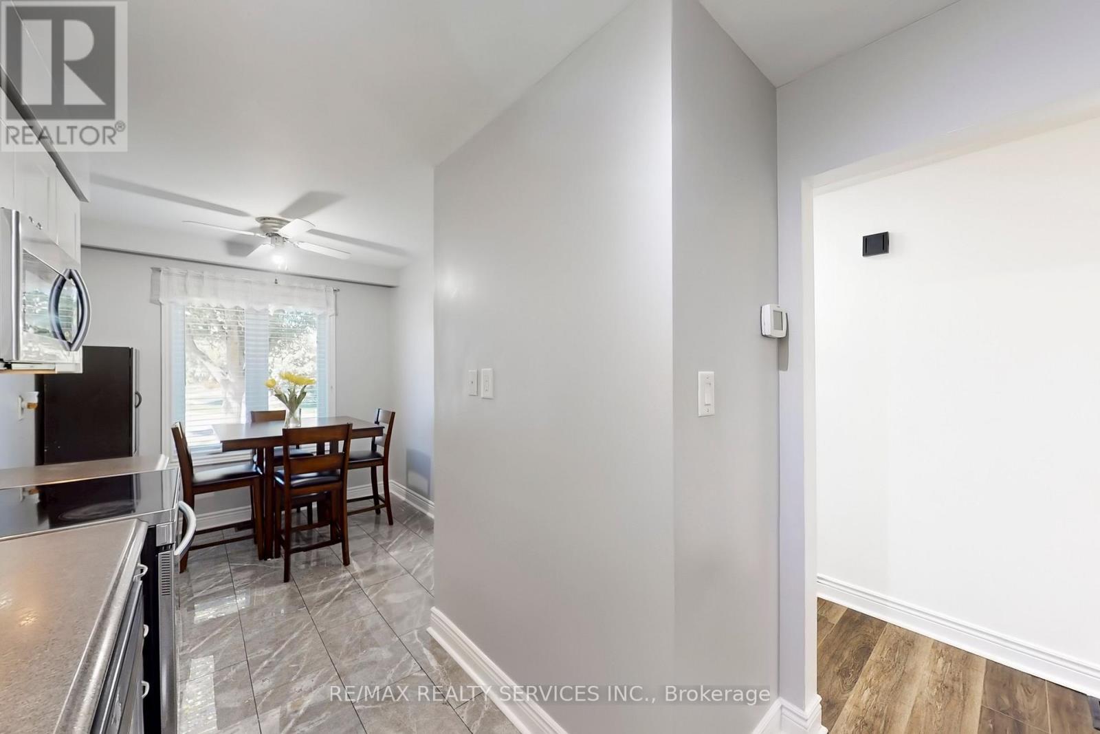 14 Bryant Court, Brampton, ON - Indoor