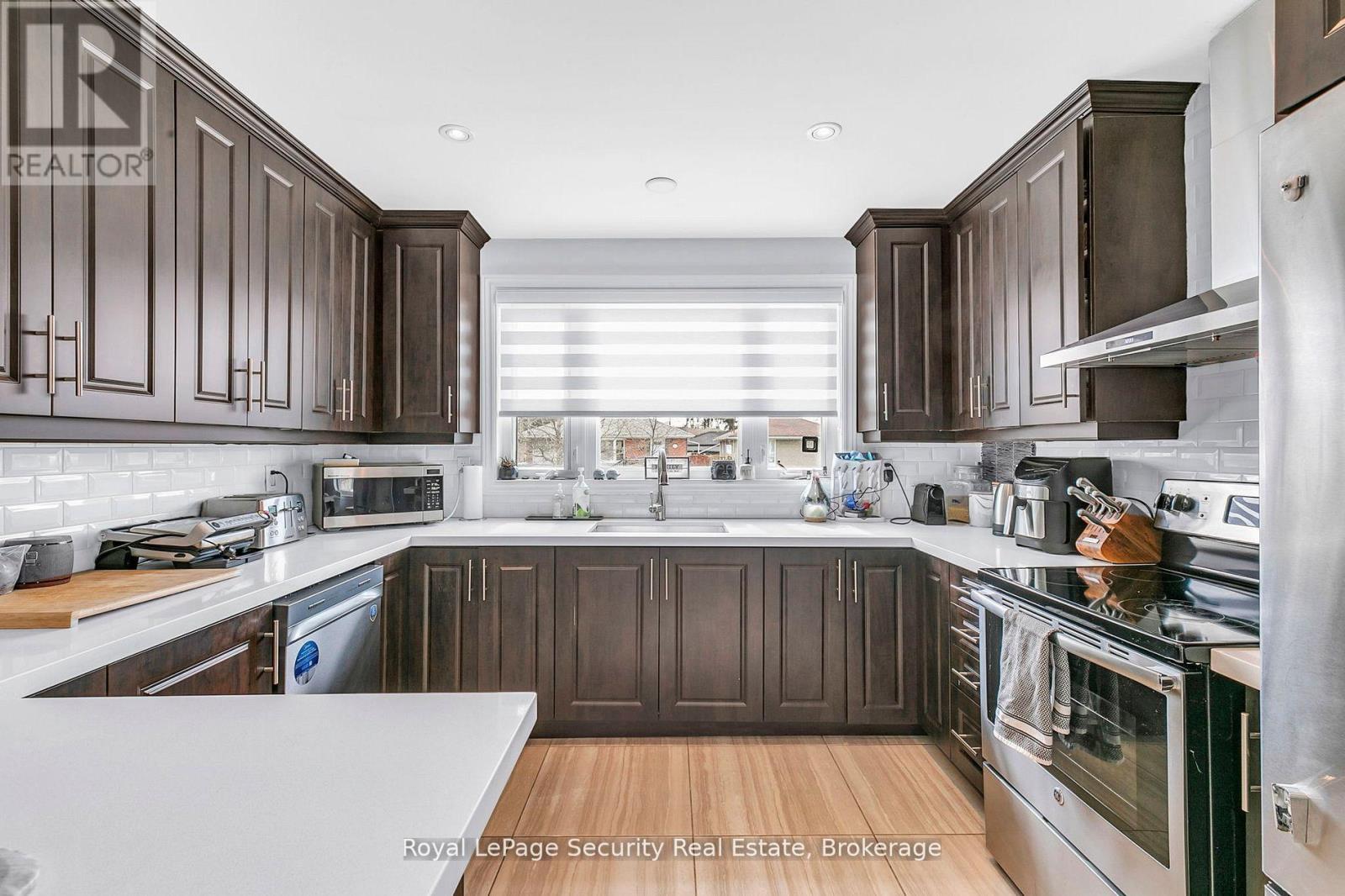 251 Thistle Down Boulevard, Toronto, ON - Indoor Photo Showing Kitchen