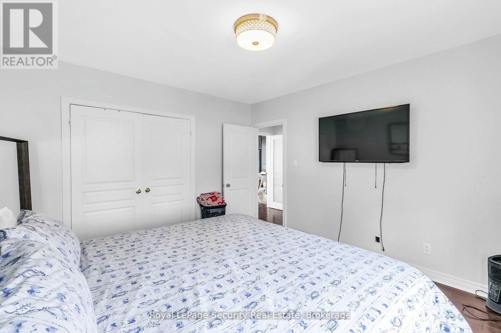 251 Thistle Down Boulevard, Toronto, ON - Indoor Photo Showing Bedroom